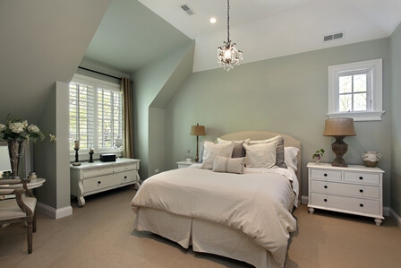 guest bedroom with blinds